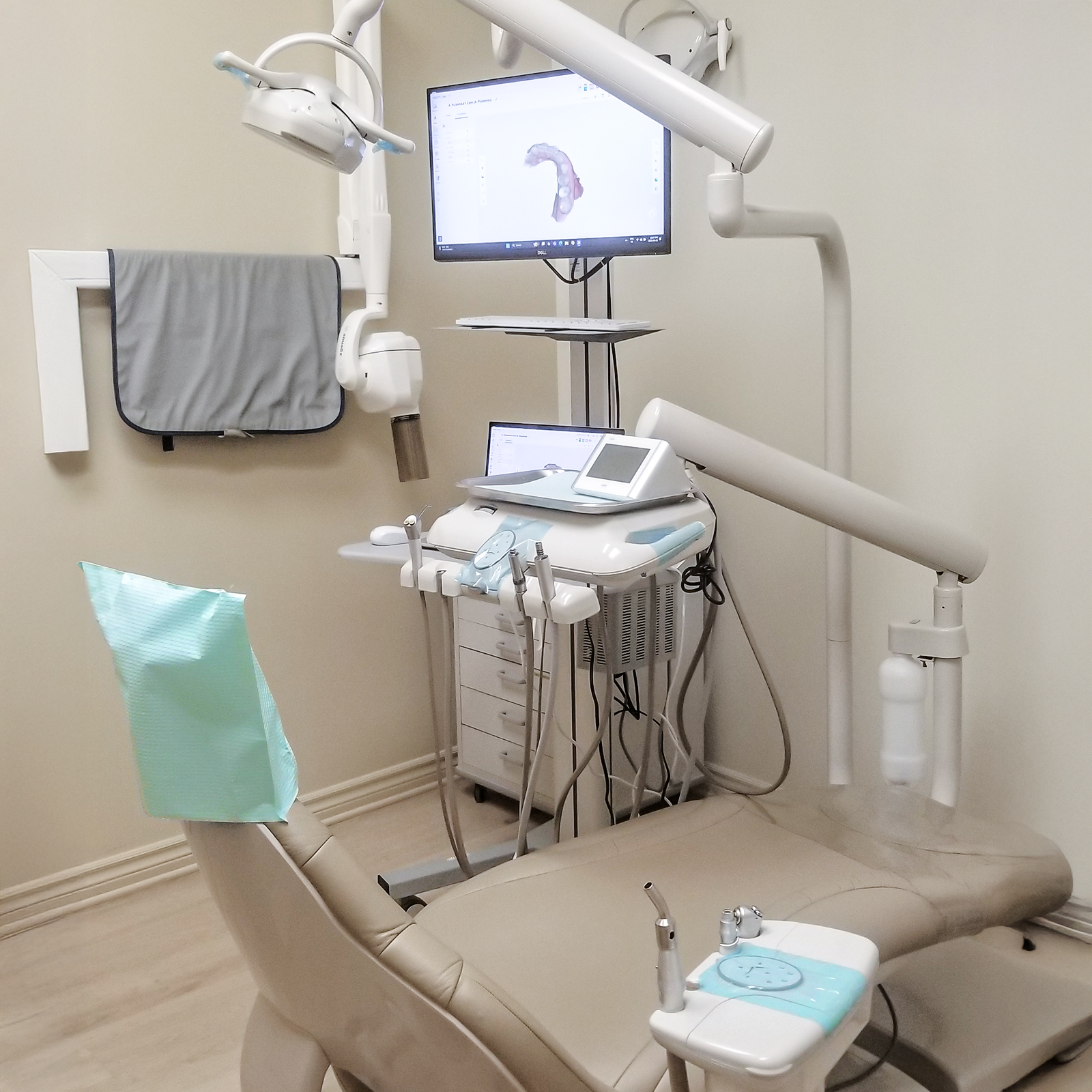 MintOps--Client-Dr.AnthonyVassiliadis-LogoCleanUp-LM-25-April-2025-04